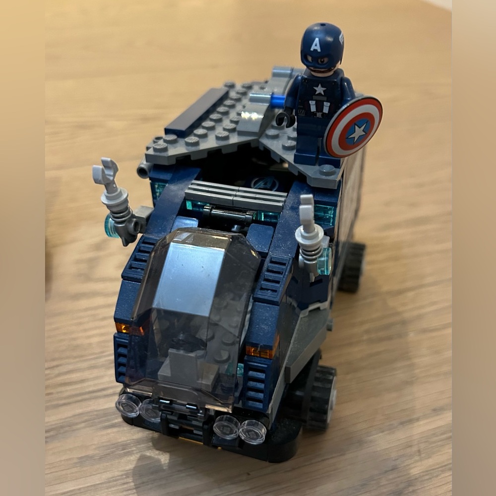 Lego Marvel Avengers truck with mini figure
